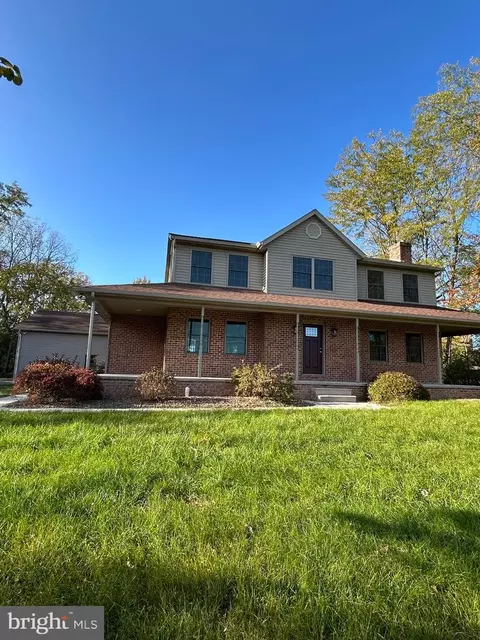 693 S Edwards Ave, Chambersburg, PA 17202