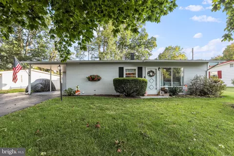 42 Fifth Ave, Fayetteville, PA 17222