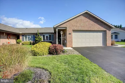 303 Woodvale Dr #61, Chambersburg, PA 17201