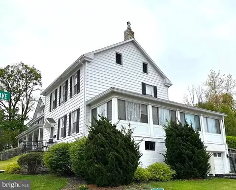 34 W W Third St, Waynesboro, PA 17268