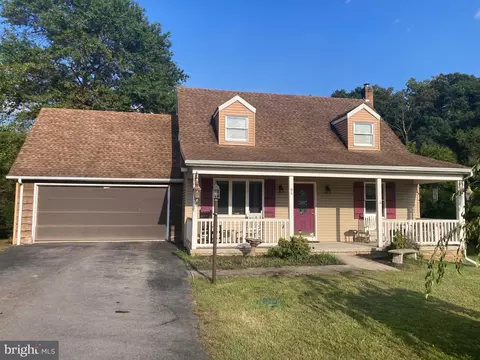 94 Jameslee Dr, Chambersburg, PA 17202