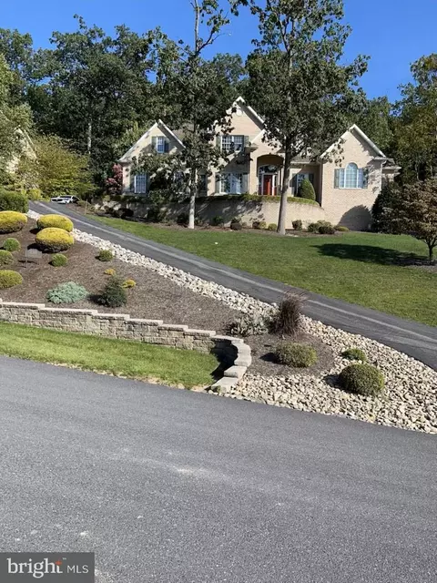 11369 Weatherstone Dr #111, Waynesboro, PA 17268