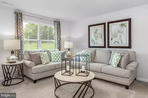 231 Peridot Dr, Chambersburg, PA 17202