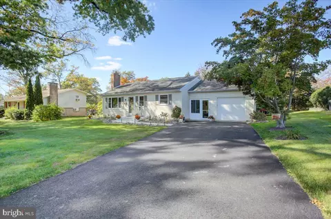 402 Lurgan Ave, Shippensburg, PA 17257