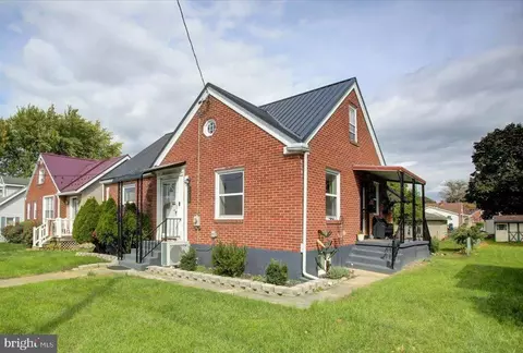 551 Wayne Ave, Chambersburg, PA 17201