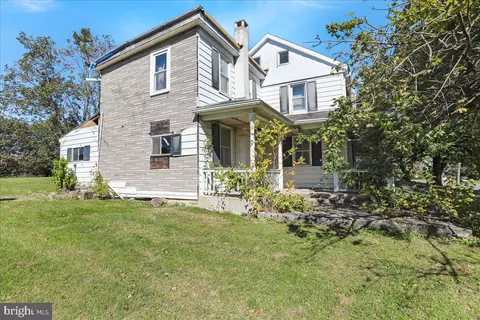 243 School House Rd, Saint Thomas, PA 17252