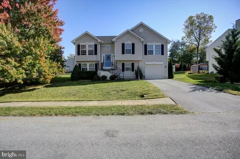 15040 Stone Ridge Dr, Greencastle, PA 17225