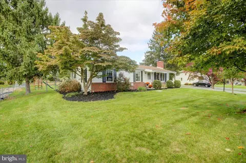 1031 Heather Dr, Chambersburg, PA 17202