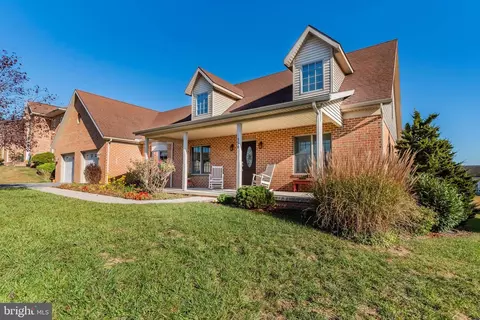 150 Topaz Dr, Chambersburg, PA 17202