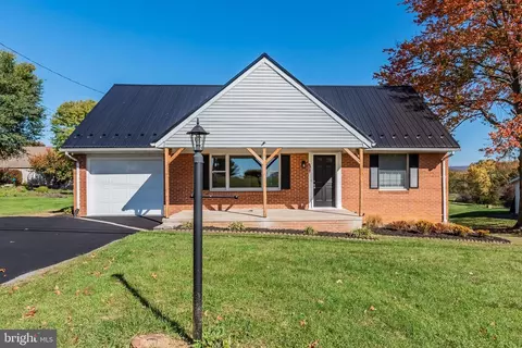 6527 Penn National Dr, Chambersburg, PA 17202