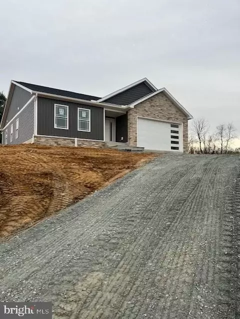 12200 Redhawk Dr, Waynesboro, PA 17268