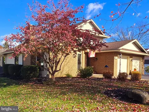 503 Schoolhouse Ln, Shippensburg, PA 17257