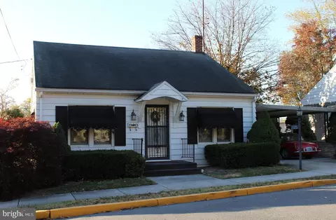 61 S Carl Ave, Greencastle, PA 17225