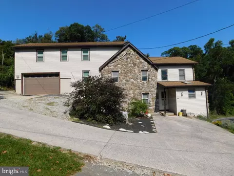 15183 Charmian Rd, Blue Ridge Summit, PA 17214