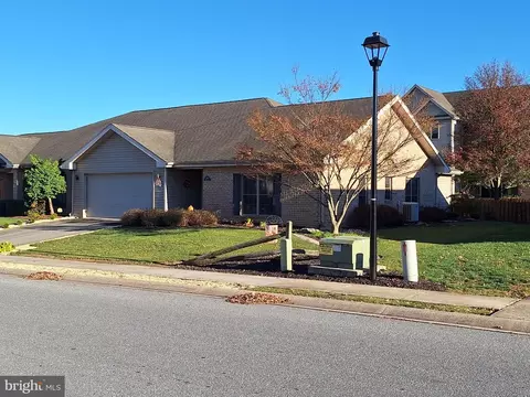 1904 Powell Dr #190, Chambersburg, PA 17202