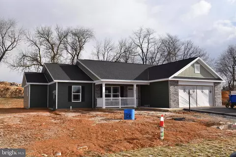 1431 Treeline Dr, Chambersburg, PA 17202