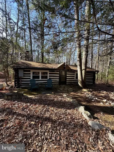 653 Corls Rd, Fayetteville, PA 17222