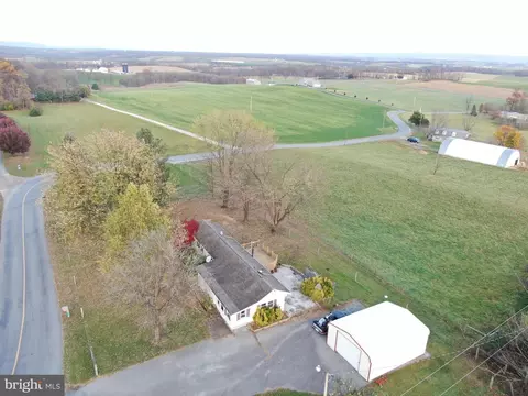 8952 Mount Olivet Rd, Chambersburg, PA 17202