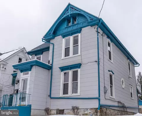 222 W Second St, Waynesboro, PA 17268