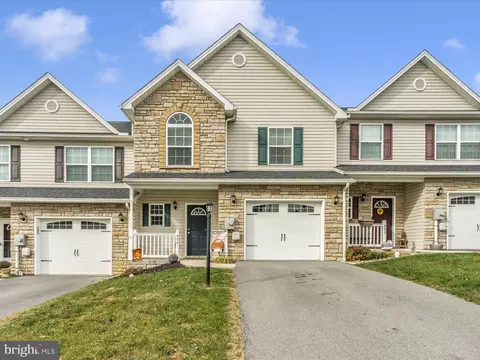457 Frick Ave, Waynesboro, PA 17268