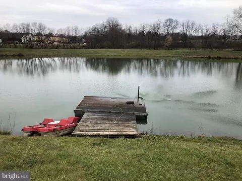 Meadowcreek Drive, Chambersburg, PA 17202