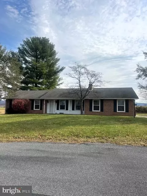 101 Briar Ridge Dr, Waynesboro, PA 17268