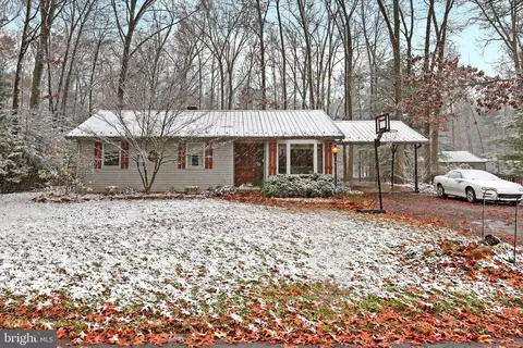 546 Nicklas Dr, Fayetteville, PA 17222