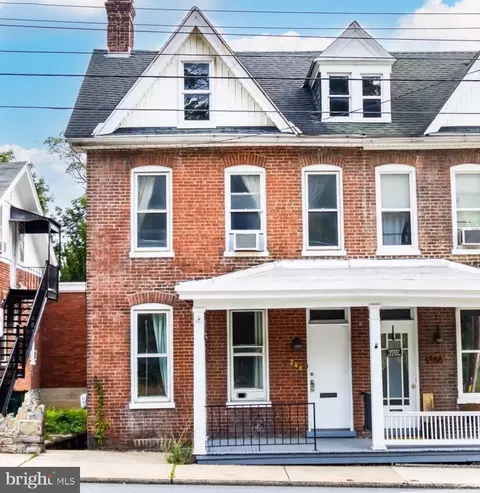 246 E Main St, Waynesboro, PA 17268