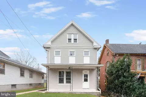 432 W Main St, Waynesboro, PA 17268