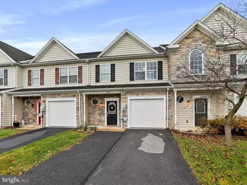 1254 Emilys Ct, Greencastle, PA 17225