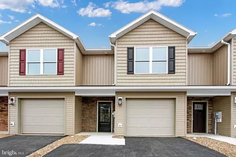 8828 Hillside Way, Waynesboro, PA 17268