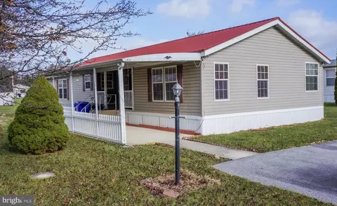 28 Maizefield Dr #28, Shippensburg, PA 17257