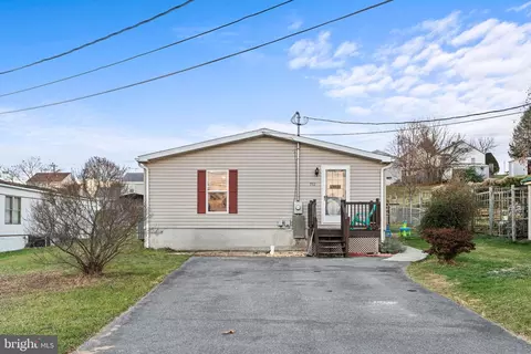 732 Ringgold St, Waynesboro, PA 17268