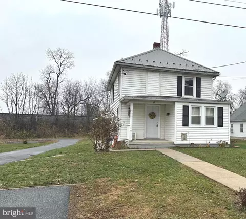 497 S Carlisle St, Greencastle, PA 17225