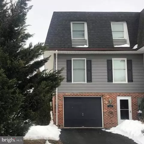 140 Meadowcreek Dr S #3, Chambersburg, PA 17202