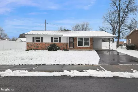 51 Laurel Ave, Chambersburg, PA 17201