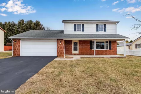 3534 Turnberry Dr, Chambersburg, PA 17202