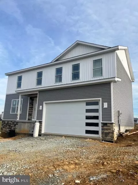 12192 Redhawk Dr, Waynesboro, PA 17268