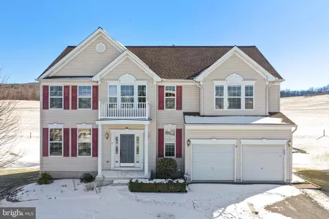 2924 Constellation Dr, Chambersburg, PA 17202