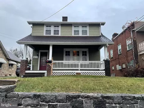 422 Stanley Ave, Chambersburg, PA 17201
