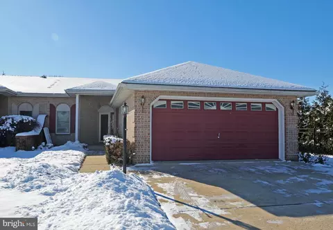 76 Chadwick Dr, Greencastle, PA 17225