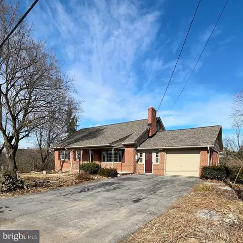 2991 Buchanan Trl W, Greencastle, PA 17225