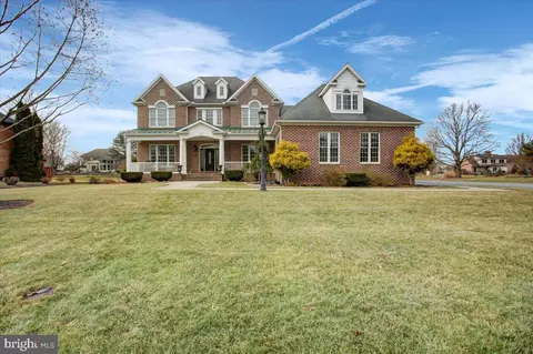 3293 Muirfield Dr, Chambersburg, PA 17202