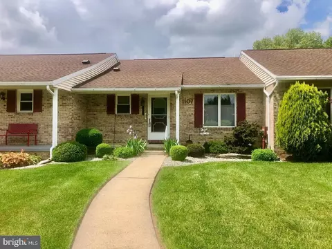 1107 Westgate Dr, Chambersburg, PA 17201