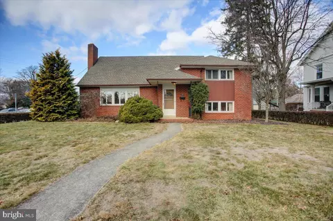 138 Clayton Ave, Waynesboro, PA 17268