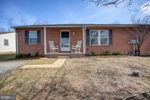 14072 Timothy Dr, Greencastle, PA 17225