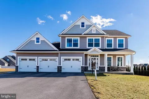 2422 Austin Ave, Chambersburg, PA 17202