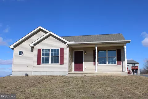 841 Rutherford Dr, Greencastle, PA 17225