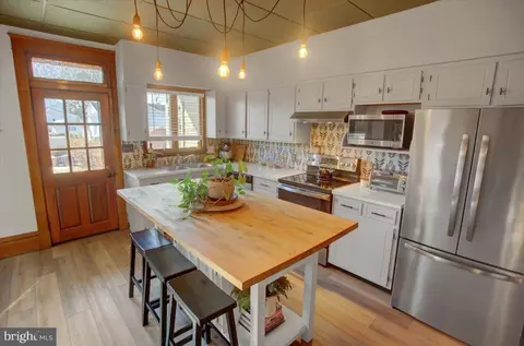 646 E Lincoln Way East E, Chambersburg, PA 17201