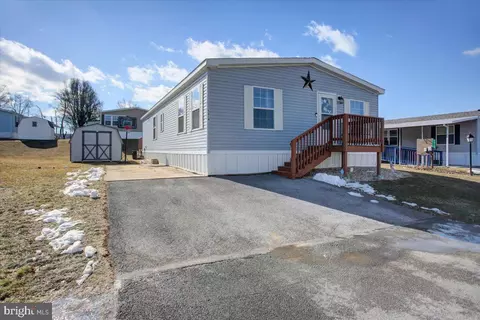 5614 Classic Ct, Fayetteville, PA 17222